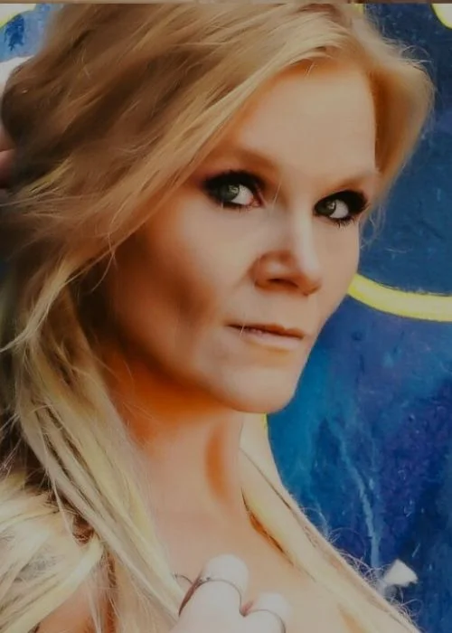 crystal thompson portrait