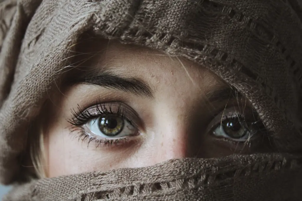 closeup of a womans eye
