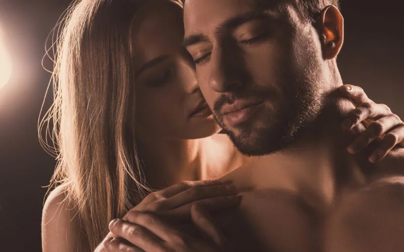 nude couples poses