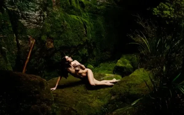 poses for nudes in nature
