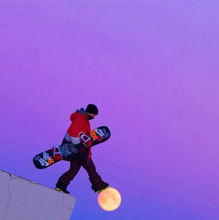 man posing like he's stepping on the moon - pictures that make you look twice