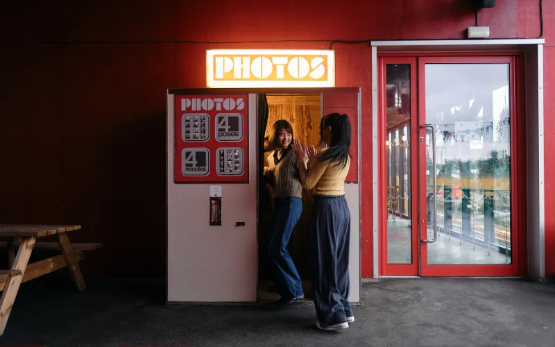 photo booth poses