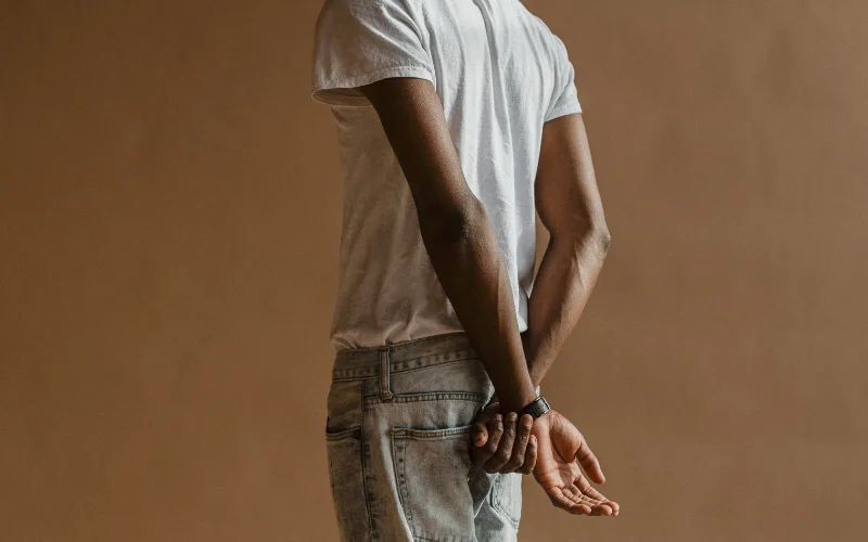 put your hands behind the back