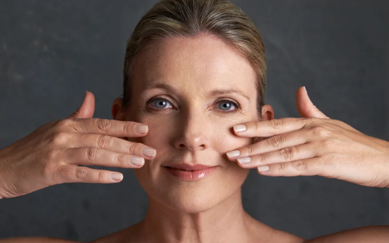 Relaxed portrait pose demonstrating tips on how to smile for a photo naturally