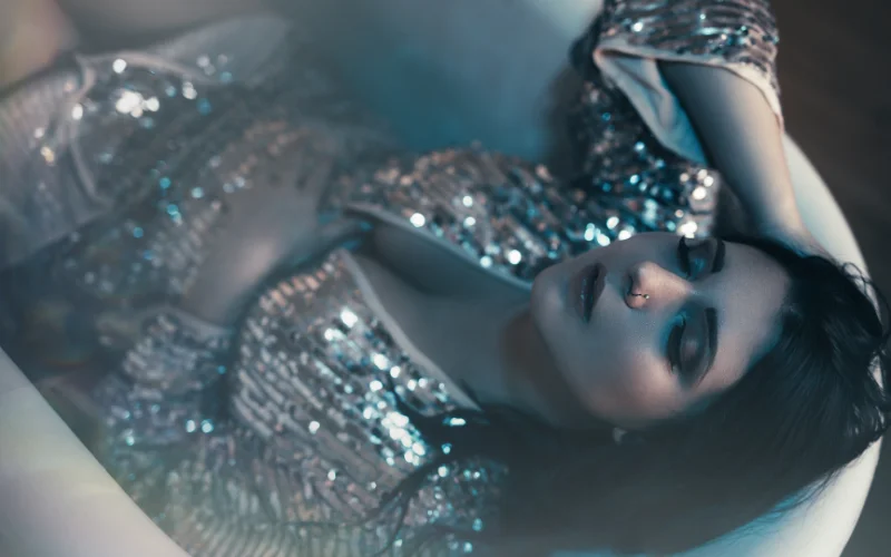 Learn boudoir photography with a plus size boudoir posing guide to create confident, empowering images through boudoir for every body.