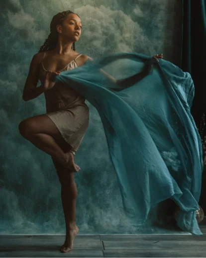 Learn boudoir photography and learn nude photography techniques to confidently capture expressive and impactful portraits.